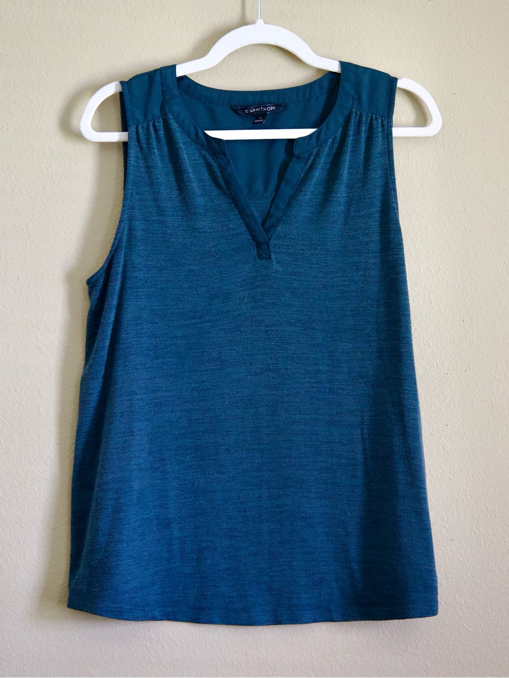 41 Hawthorn Dark Green Split Neck Sleeveless Blouse Large Stitch Fix